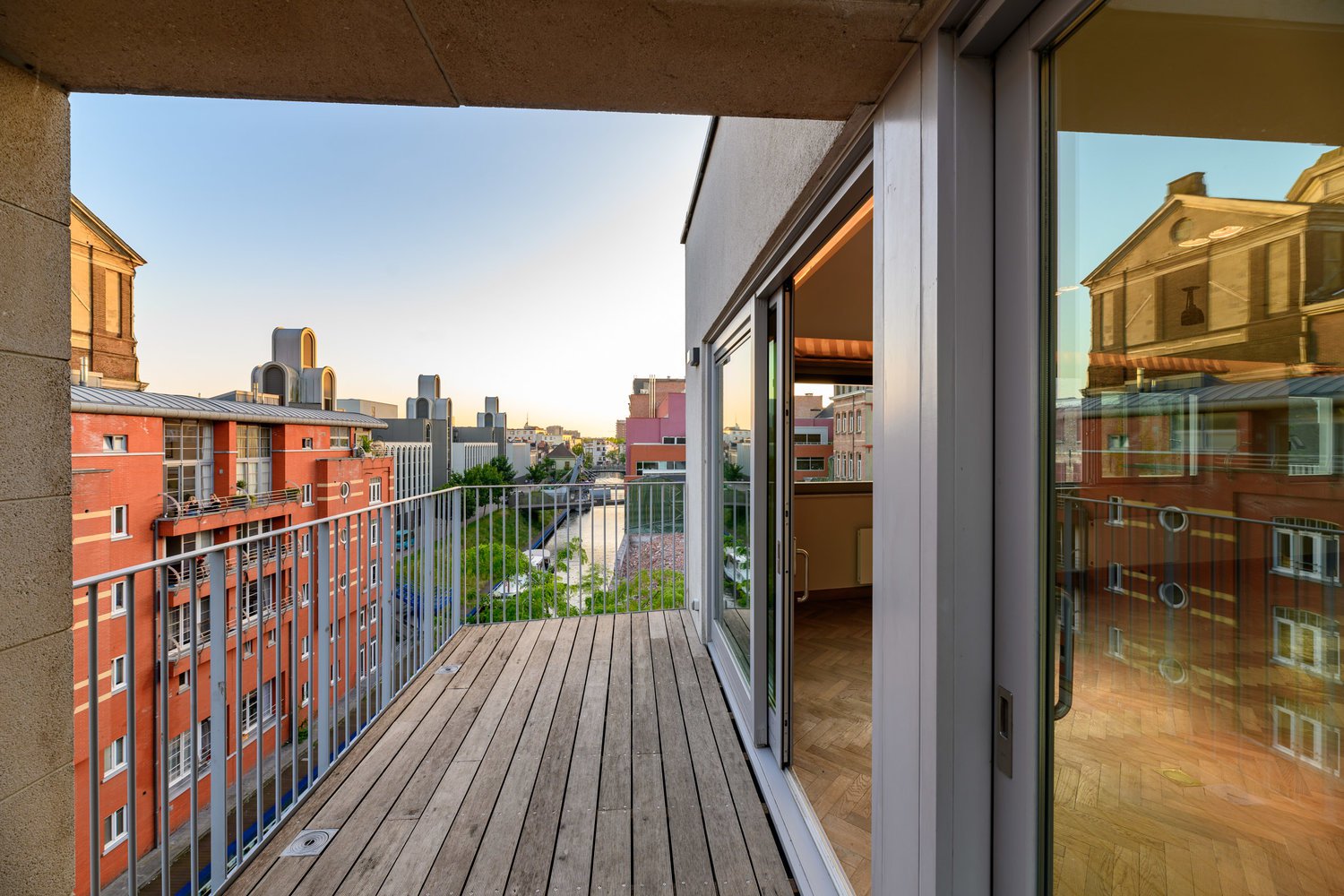 Penthouse met ruim terras, gelegen aan de Kouter Gent.