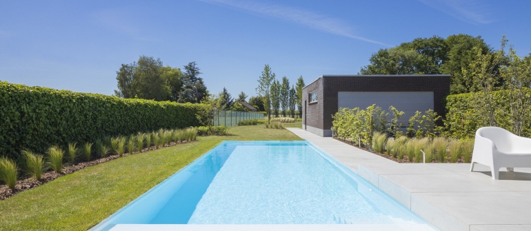 De mooiste zwembaden stelt een realisatie van VDP Landscaping & Pools voor..