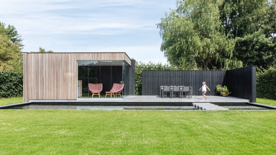 Rechts van de kerk en Livinlodge bundelen krachten in Tielt cover