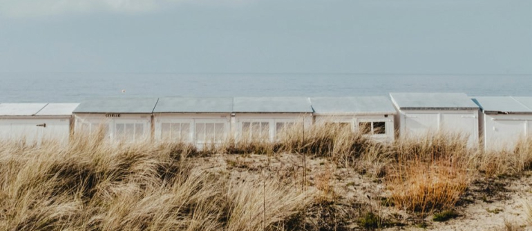De kust als permanente woonplek. Wonen aan zee is vooral een bewuste levenskeuze