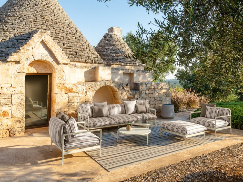 Rechts van de kerk viert feest en bestaat dit jaar 20 jaar !! cover